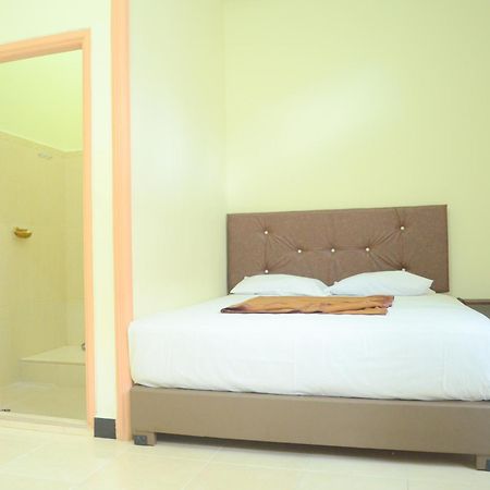 Dena Hotel Soe Buitenkant foto