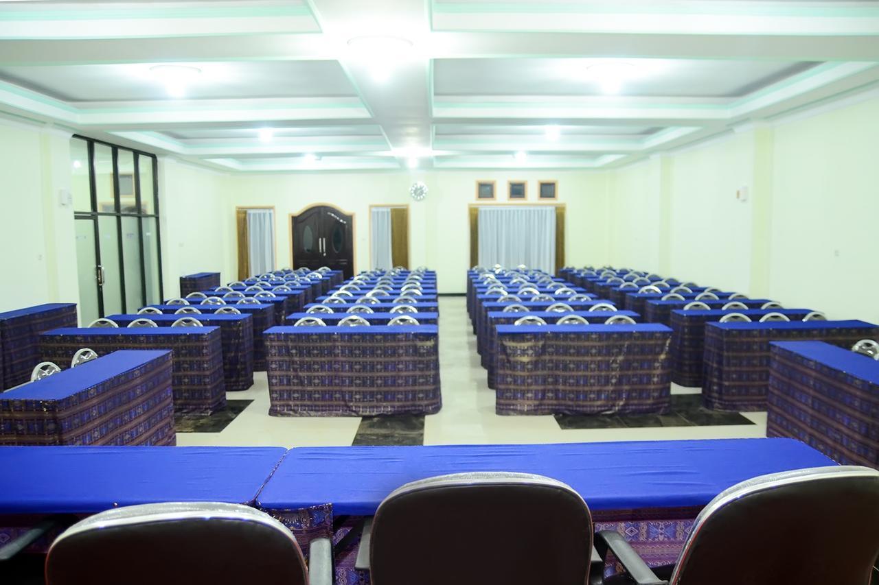 Dena Hotel Soe Buitenkant foto