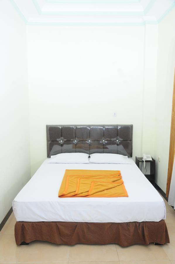 Dena Hotel Soe Buitenkant foto
