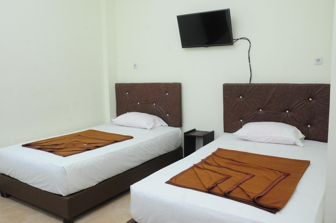 Dena Hotel Soe Buitenkant foto