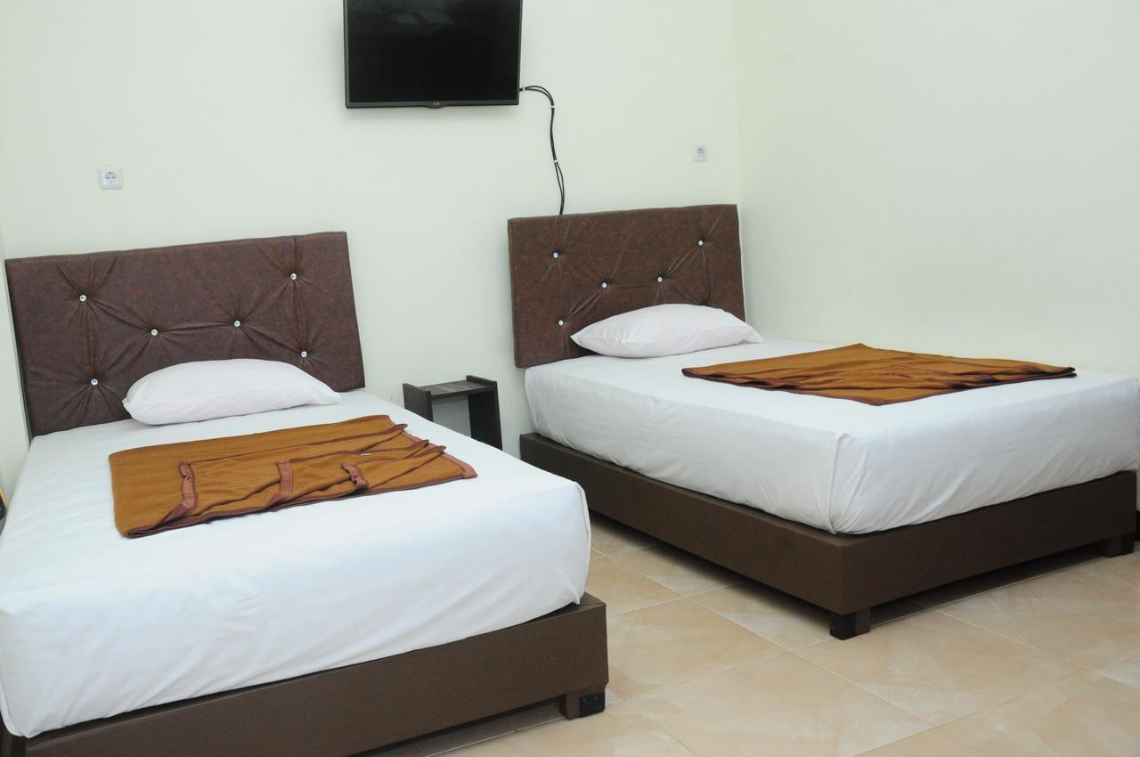 Dena Hotel Soe Buitenkant foto