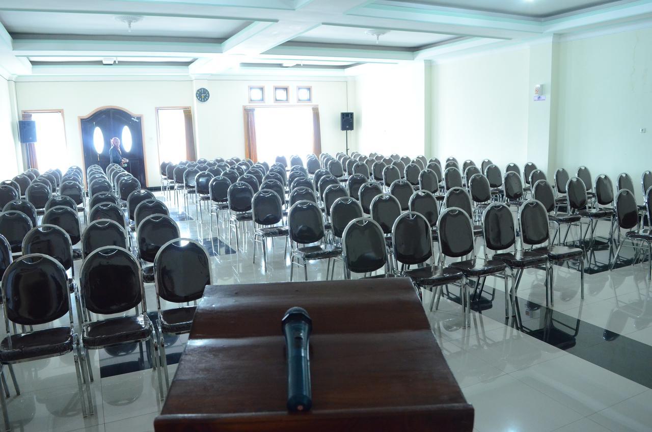 Dena Hotel Soe Buitenkant foto