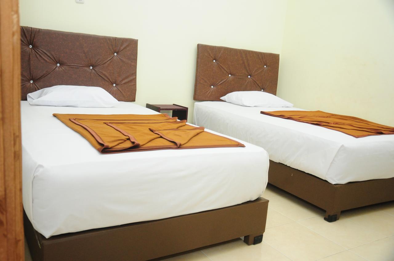 Dena Hotel Soe Buitenkant foto