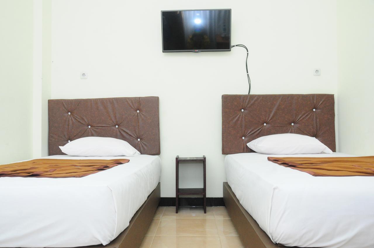 Dena Hotel Soe Buitenkant foto